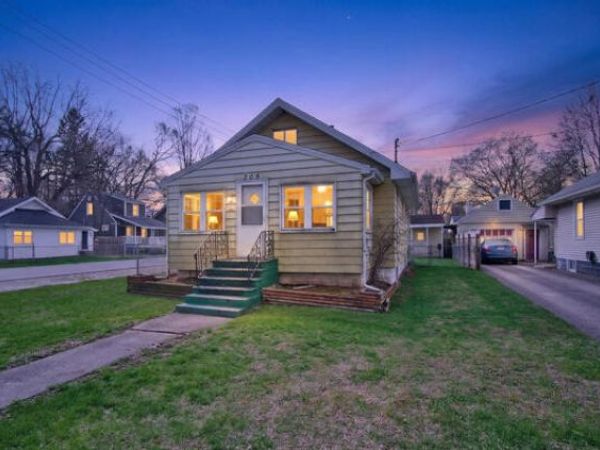 705 E Bird Street, Jackson, MI 49203