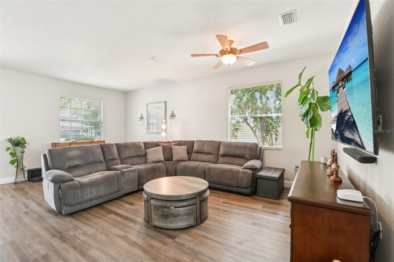 5504 Lake Leta Boulevard, Tampa, FL 33624 Photo