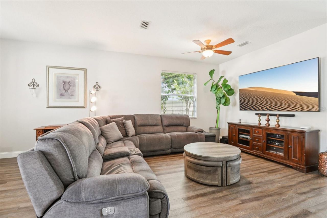 5504 Lake Leta Boulevard, Tampa, FL 33624 Photo