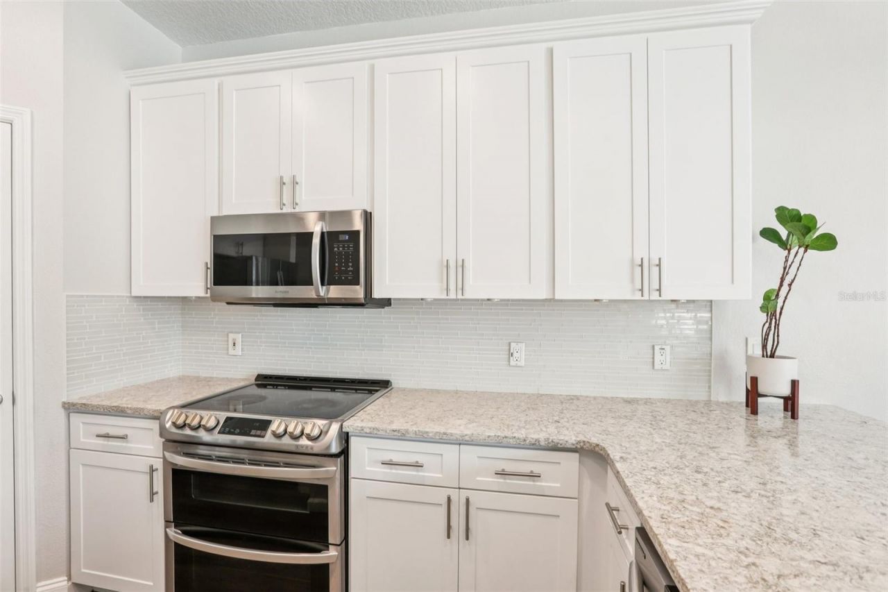 5504 Lake Leta Boulevard, Tampa, FL 33624 Photo