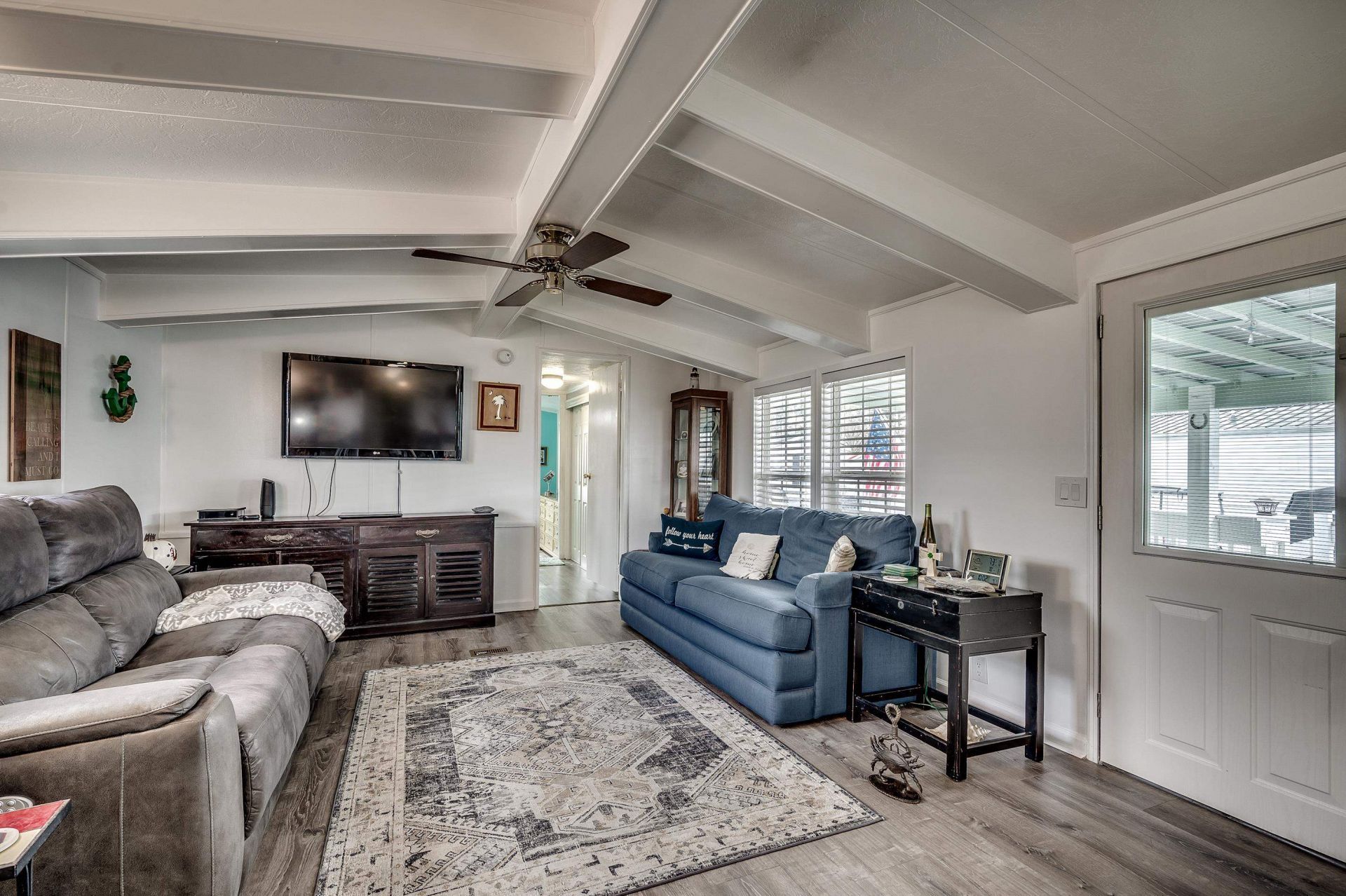 1505 Gardenia Ave.  Photo 4