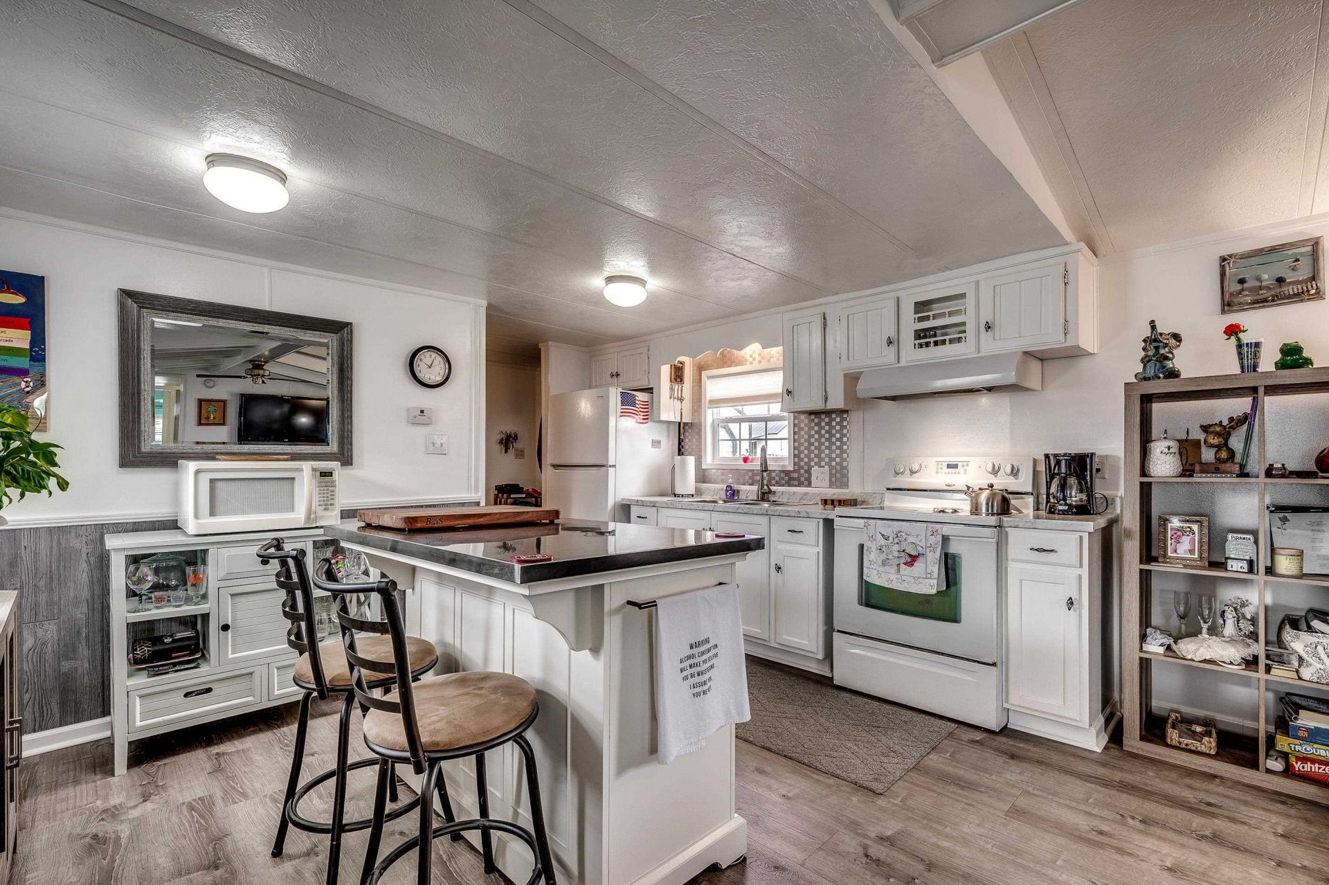 1505 Gardenia Ave.  Photo 5