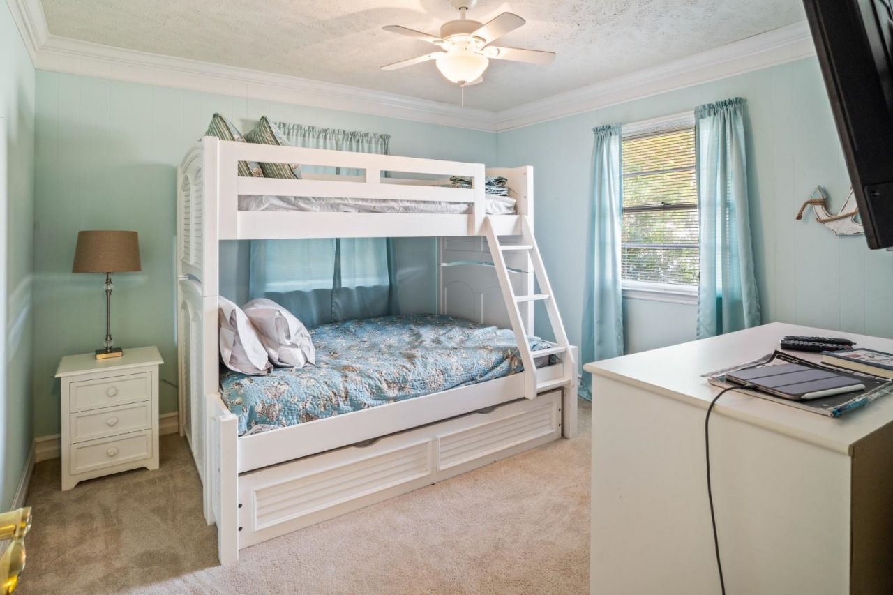 328 16th Ave. S  Photo 17