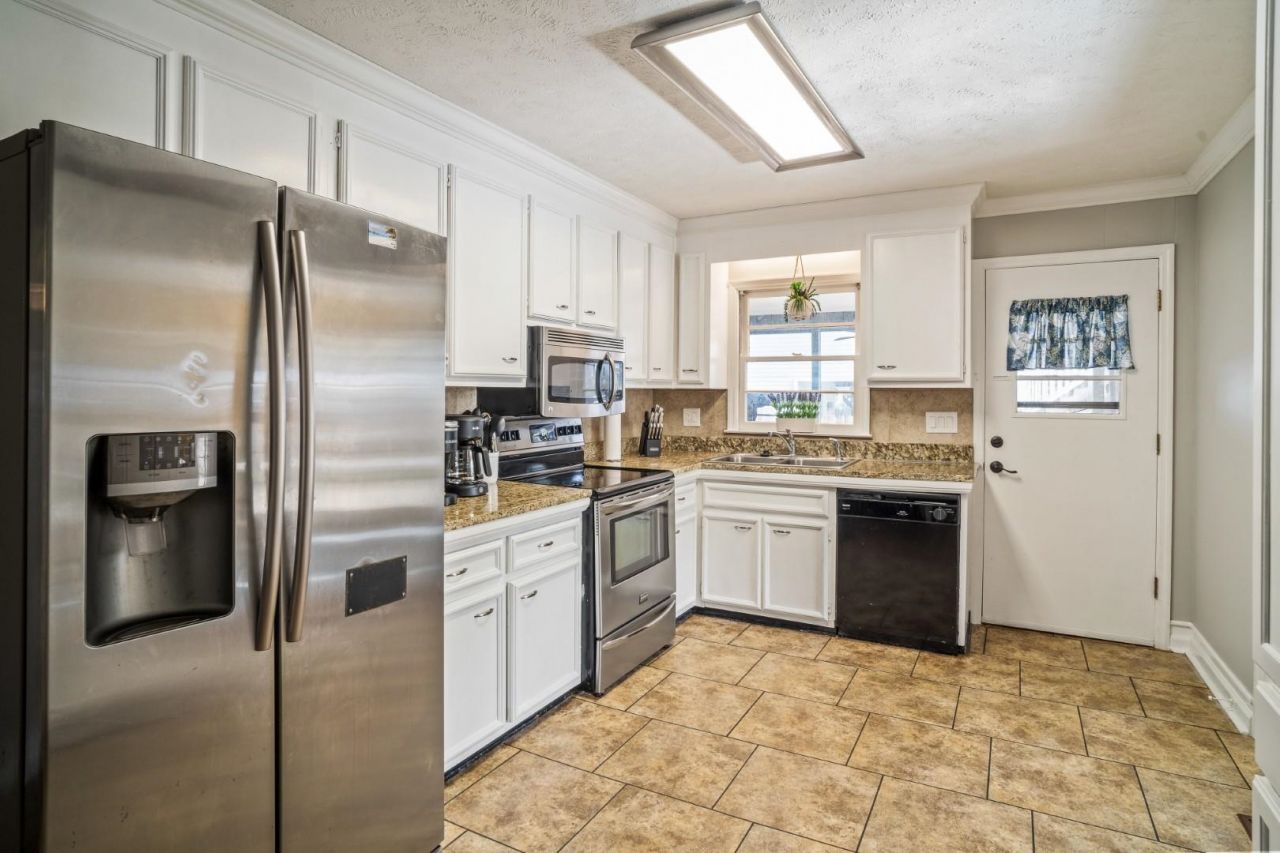 328 16th Ave. S  Photo 22