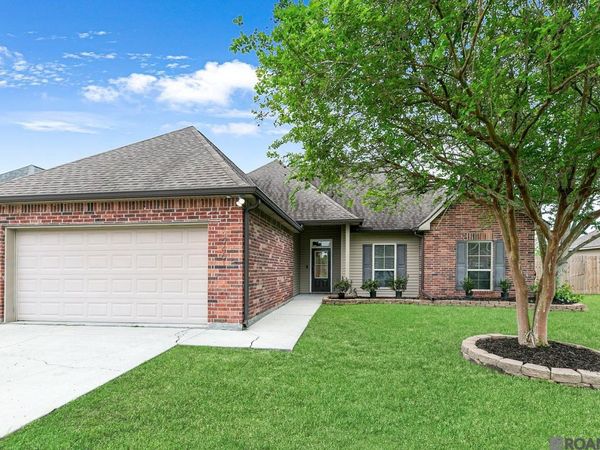 39461 Old Cornerstone Ct, Prairieville, LA 70769