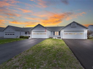 307 Clouds View Circle, Camillus, NY 13031