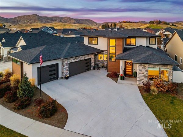 8872 W Suttle Lake Dr, Boise, ID 83714