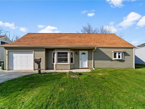 4895 Redwood Drive , Sheffield Lake, OH 44054