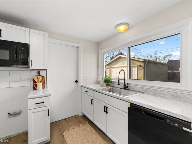 4895 Redwood Drive , Sheffield Lake, OH 44054 Photo 13