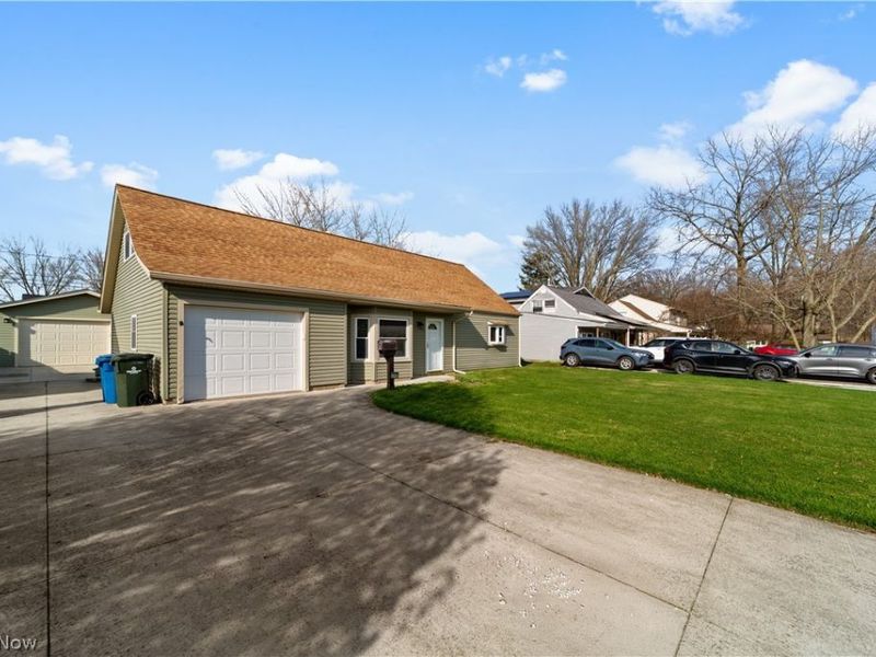 4895 Redwood Drive , Sheffield Lake, OH 44054 Photo 31