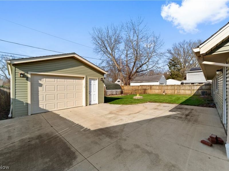 4895 Redwood Drive , Sheffield Lake, OH 44054 Photo 34