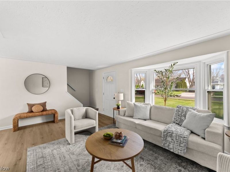 4895 Redwood Drive , Sheffield Lake, OH 44054 Photo 4