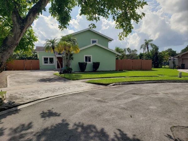 801 NW 49th Way, Coconut Creek, FL 33063