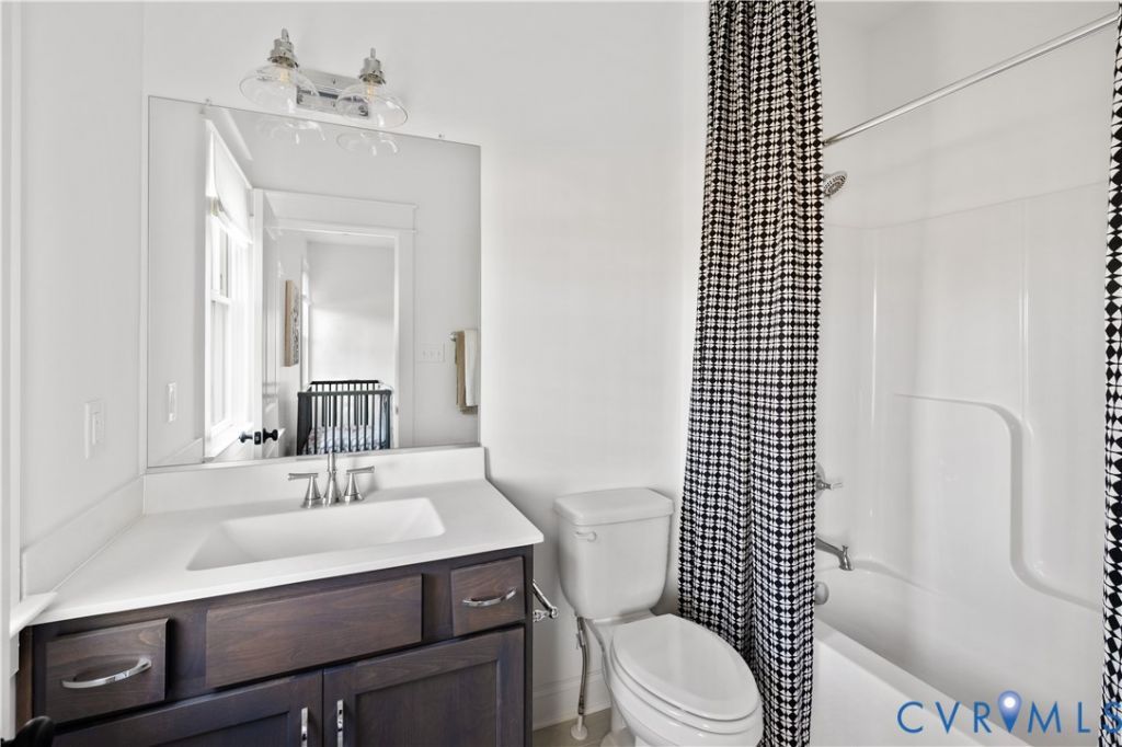 5112 Singing Bird Drive Moseley, VA 23120