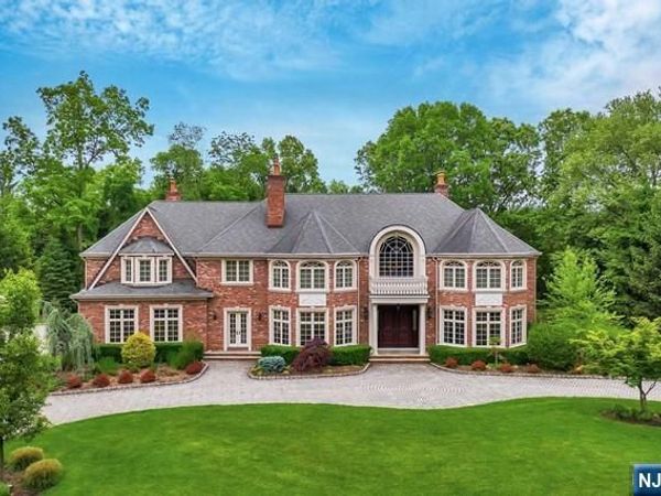 22 Sunset Lane, Upper Saddle River, NJ 07458