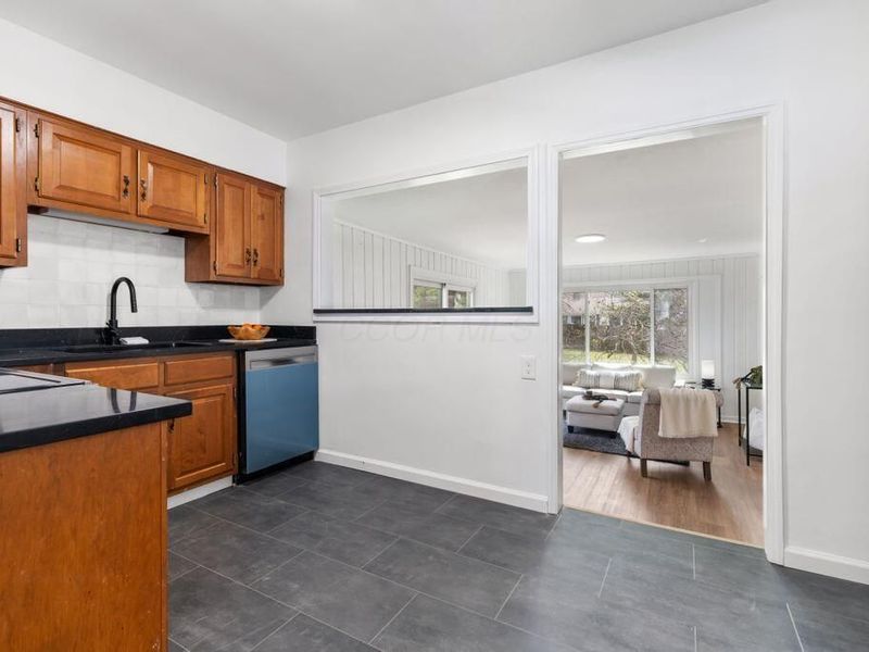 563 Loveman Avenue, Worthington, OH 43085 Photo 11