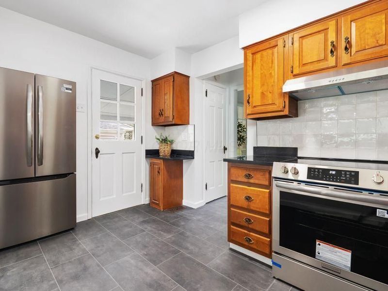 563 Loveman Avenue, Worthington, OH 43085 Photo 12