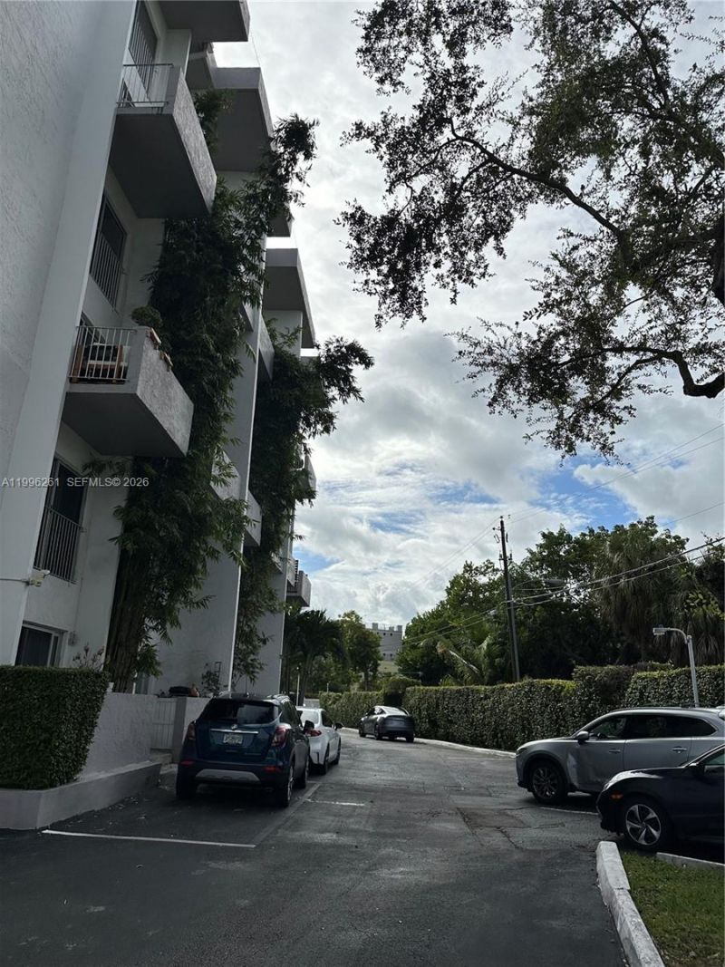 7801 NE 4th Ct, Unit 101, Miami, FL 33138 Photo