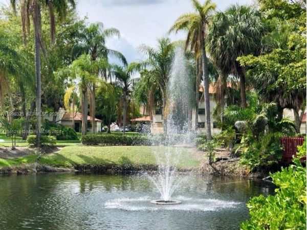 9885 Nob Hill Ct, Unit 9885, Sunrise, FL 33351