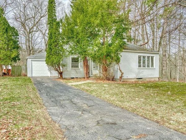 262 Commodore Parkway , Rochester, NY 14625