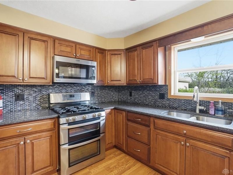 4248 Powell Road, Huber Heights, OH 45424 Photo 21