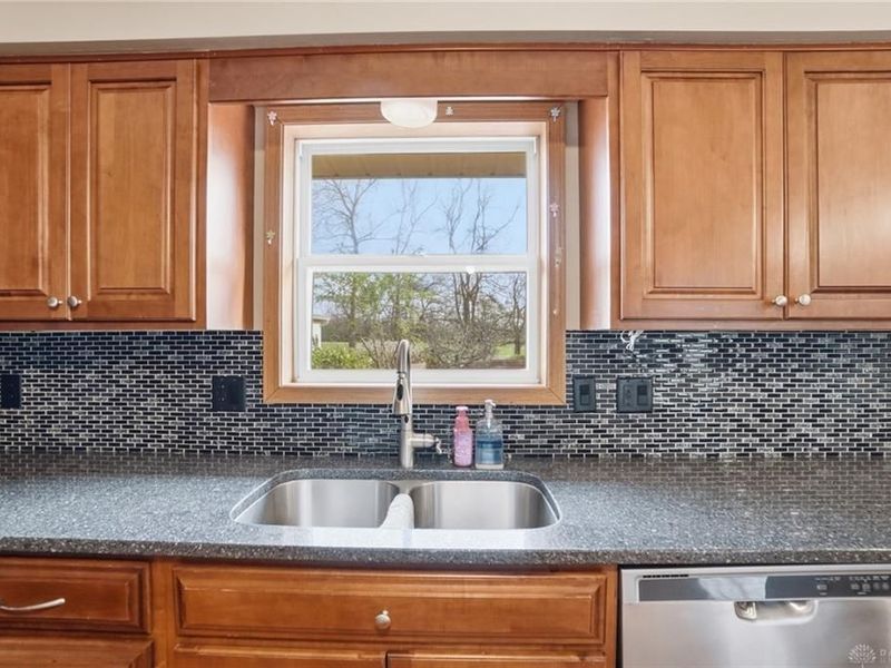 4248 Powell Road, Huber Heights, OH 45424 Photo 23