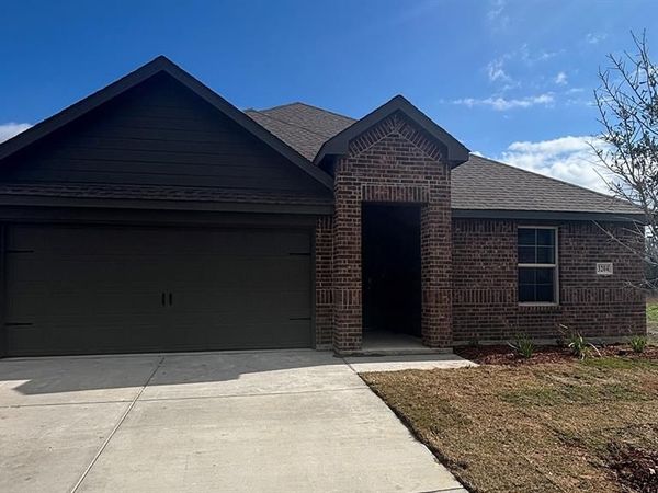 3204 Charleston Drive, Ennis, TX 75119