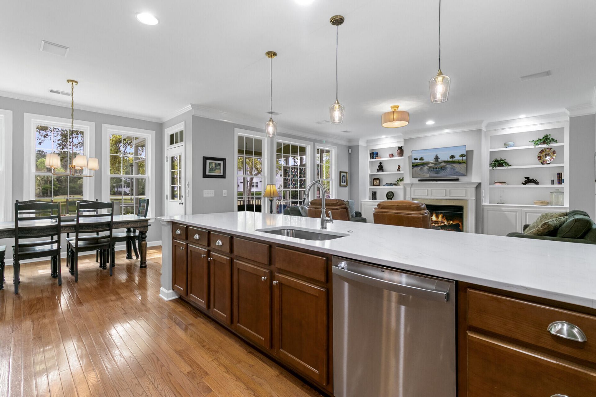 3124 Treadwell Street Photo 11