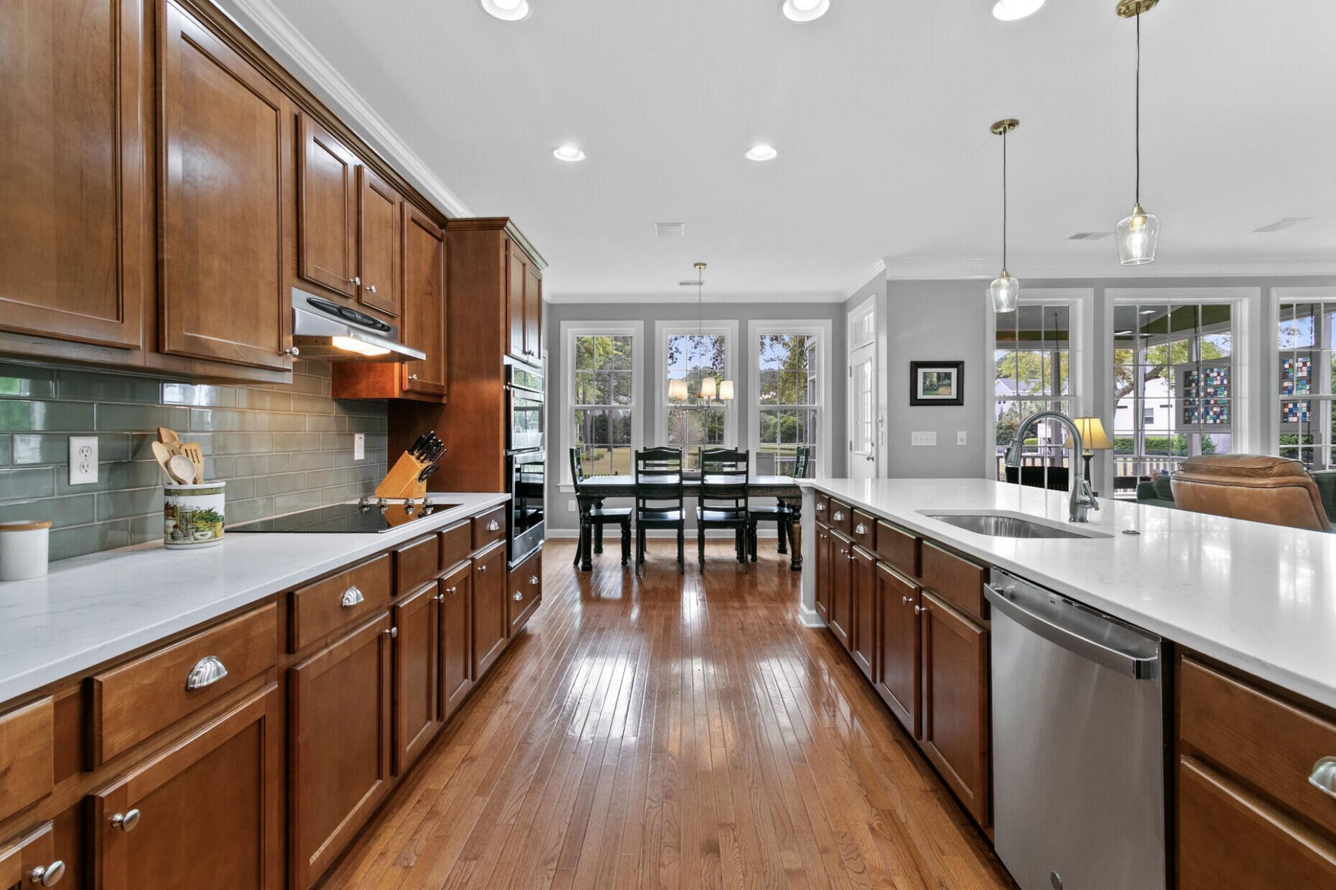 3124 Treadwell Street Photo 13