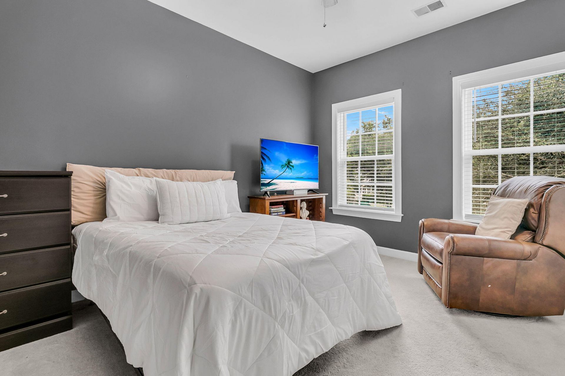 3124 Treadwell Street Photo 36