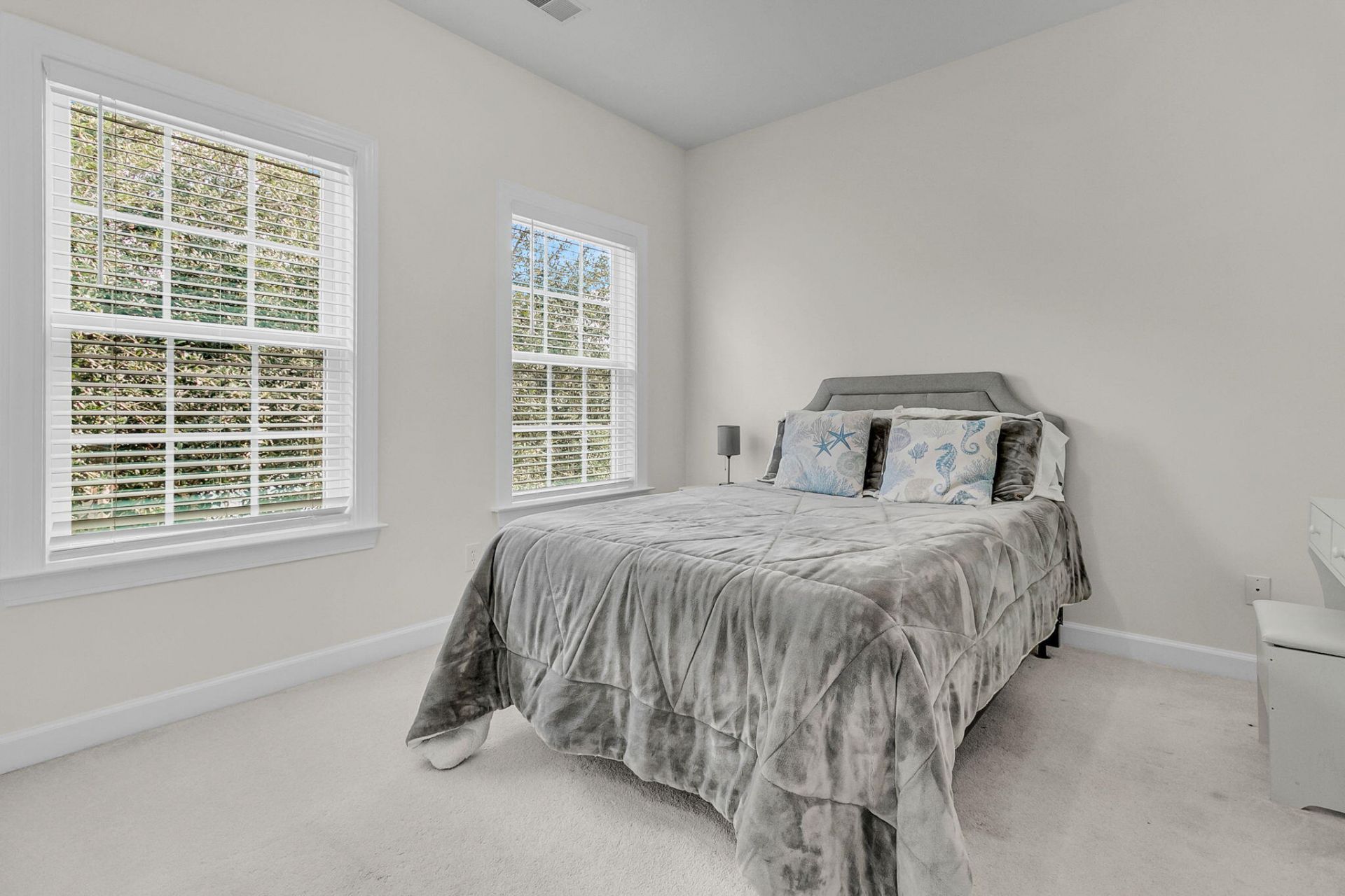 3124 Treadwell Street Photo 37