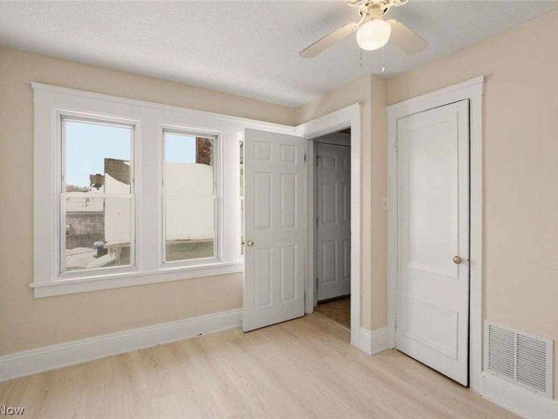 1714 Castle Avenue , Cleveland, OH 44113 Photo 21