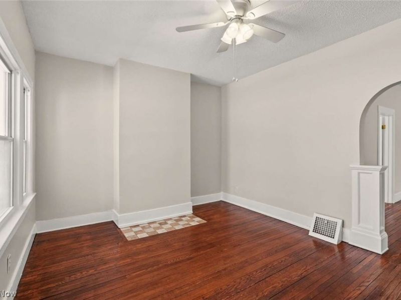 1714 Castle Avenue , Cleveland, OH 44113 Photo 3