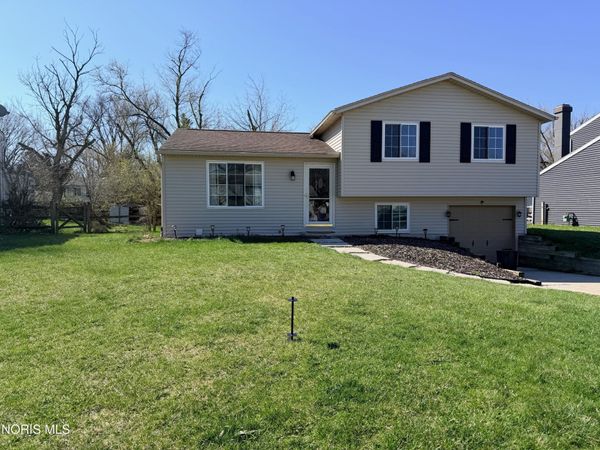 5705 Pheasant Hollow Drive , Toledo, OH 43615