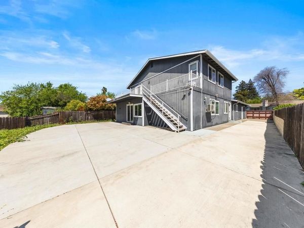 2102 Overhill Rd, Concord, CA 94520
