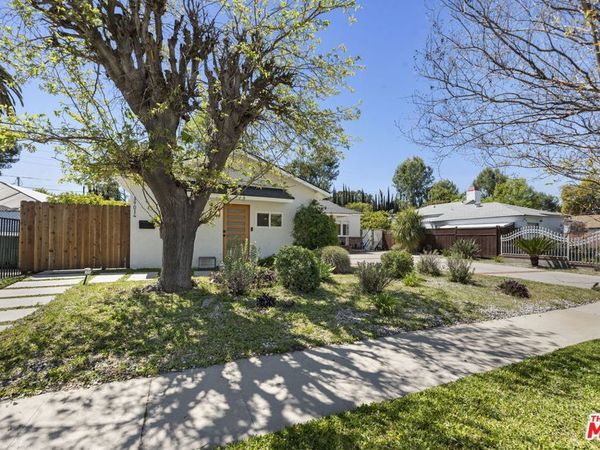 19014 Bessemer St, Tarzana, CA 91335