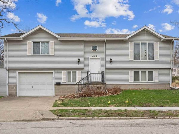 409 S 7th Avenue, Iowa City, IA 52240