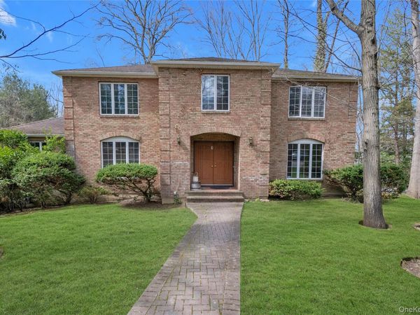 1 Peters Lane, Manhasset, NY 11030