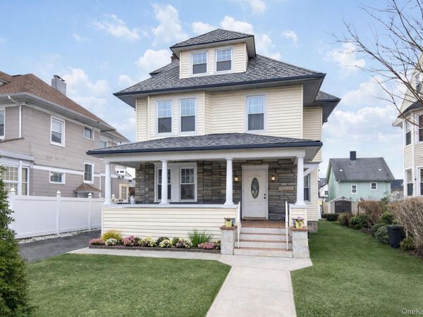 16 Badeau Place, New Rochelle, NY 10801