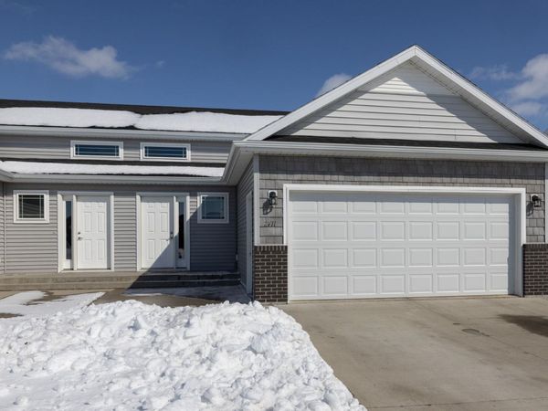 2711 Westwood Street W, West Fargo, ND 58078