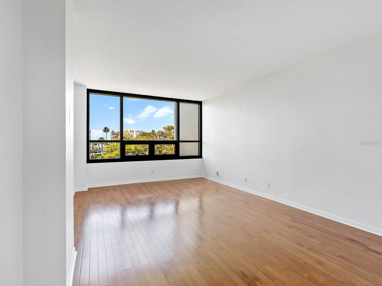 1255 N Gulfstream Avenue , Unit 205, Sarasota, FL 34236 Photo