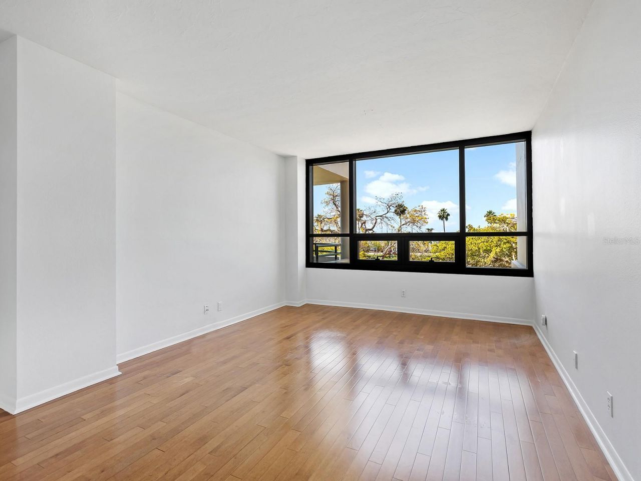 1255 N Gulfstream Avenue , Unit 205, Sarasota, FL 34236 Photo