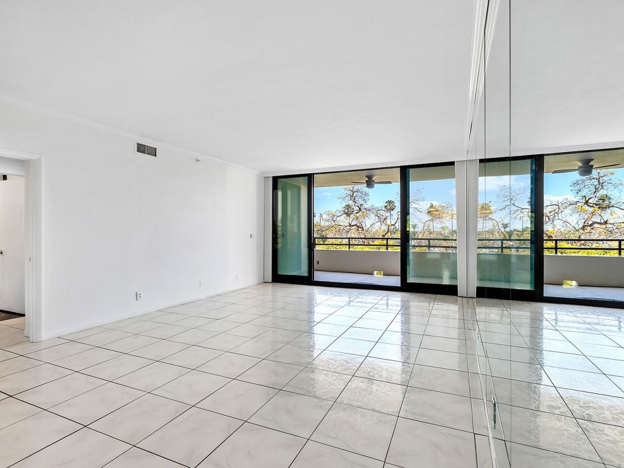 1255 N Gulfstream Avenue , Unit 205, Sarasota, FL 34236 Photo