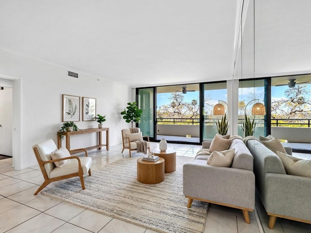 1255 N Gulfstream Avenue , Unit 205, Sarasota, FL 34236 Photo