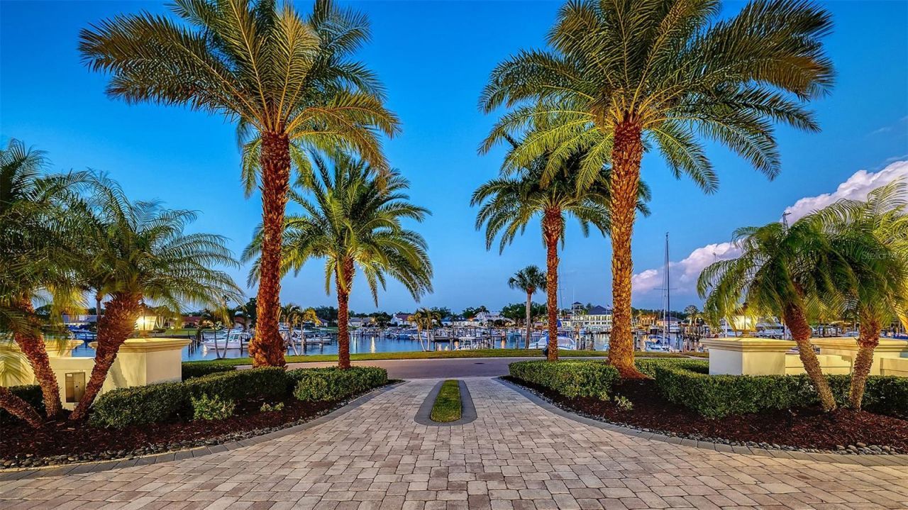 313 Lookout Point Drive, Osprey, FL 34229 Photo