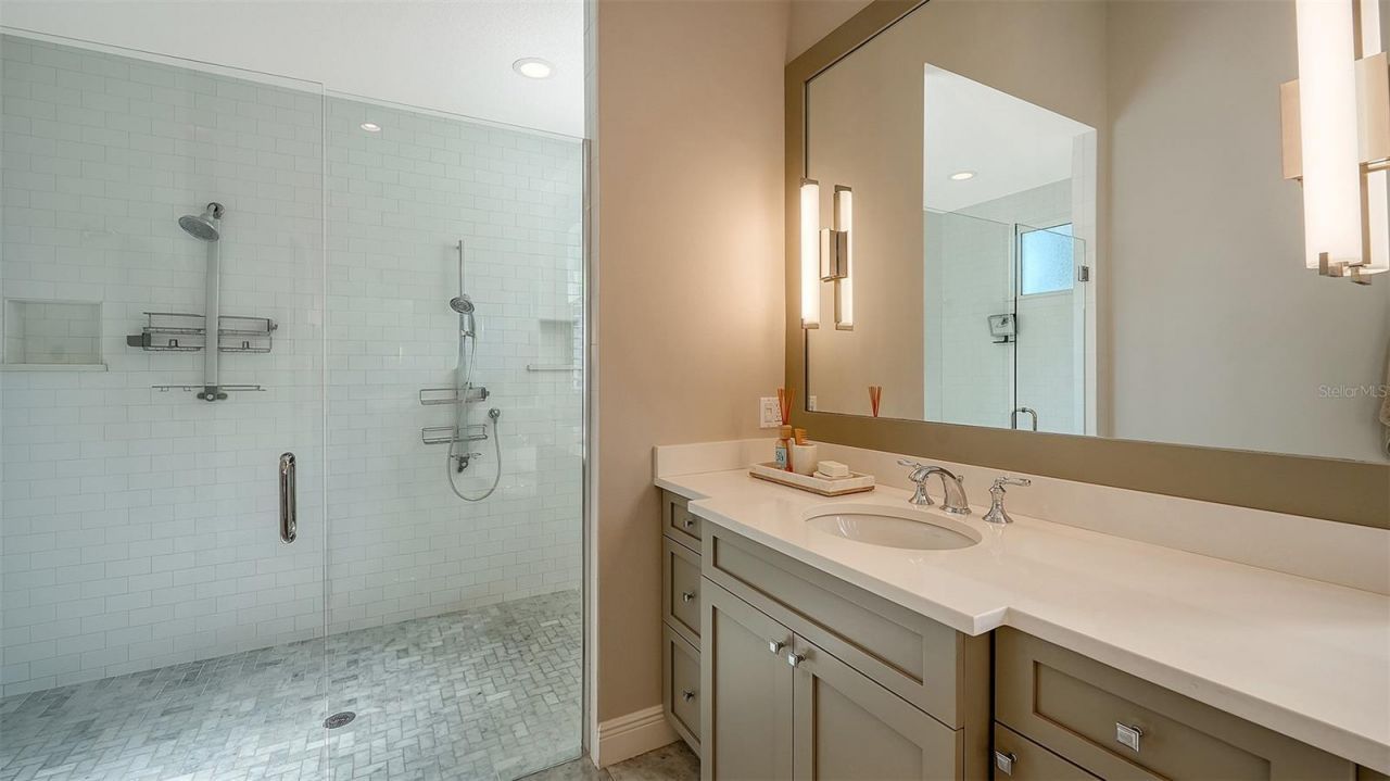 313 Lookout Point Drive, Osprey, FL 34229 Photo