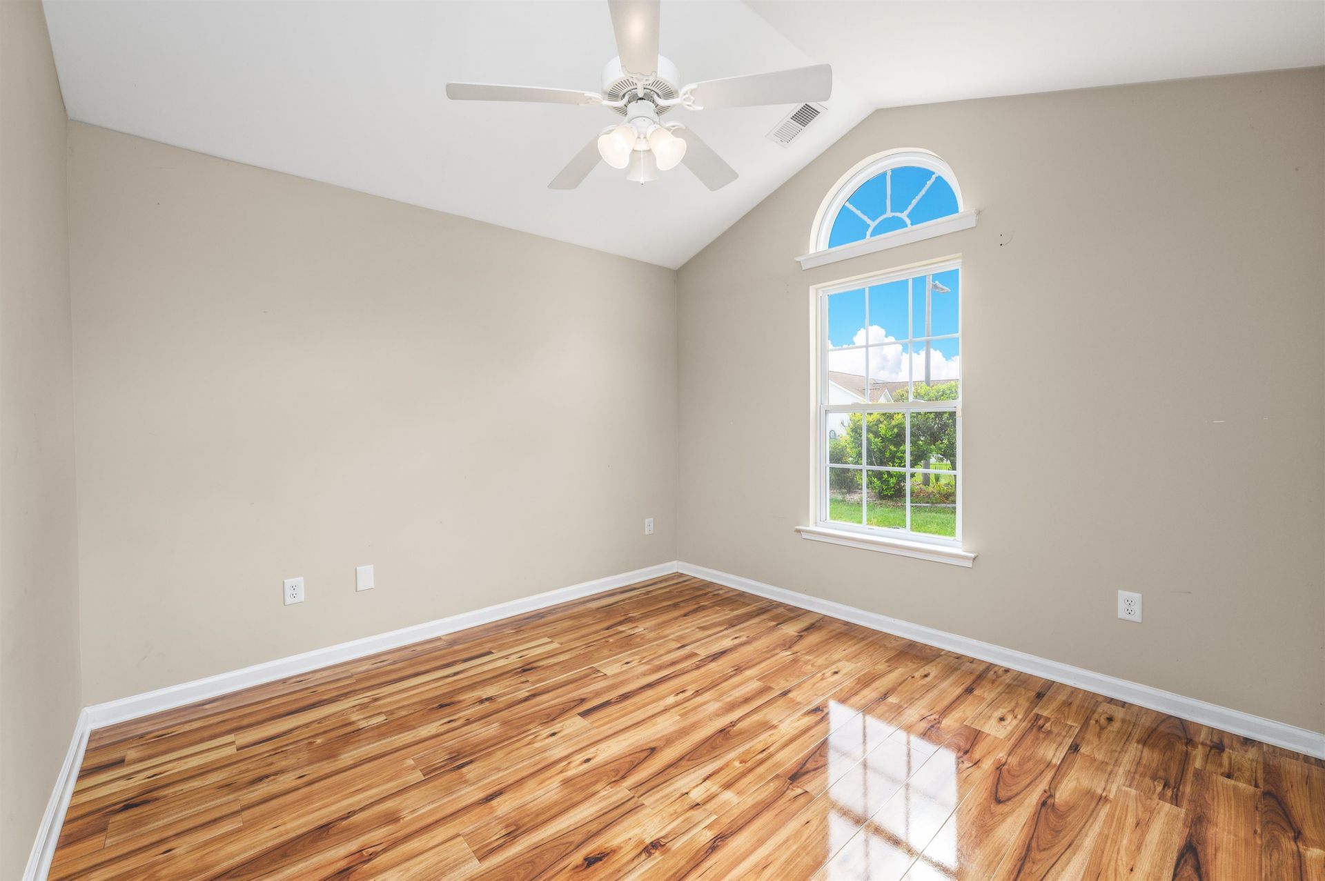 184 Somerworth Circle  Photo 12