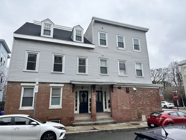 89 Green St, Boston, MA 02129