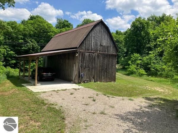 7699 Benzie Highway, Benzonia, MI 49616