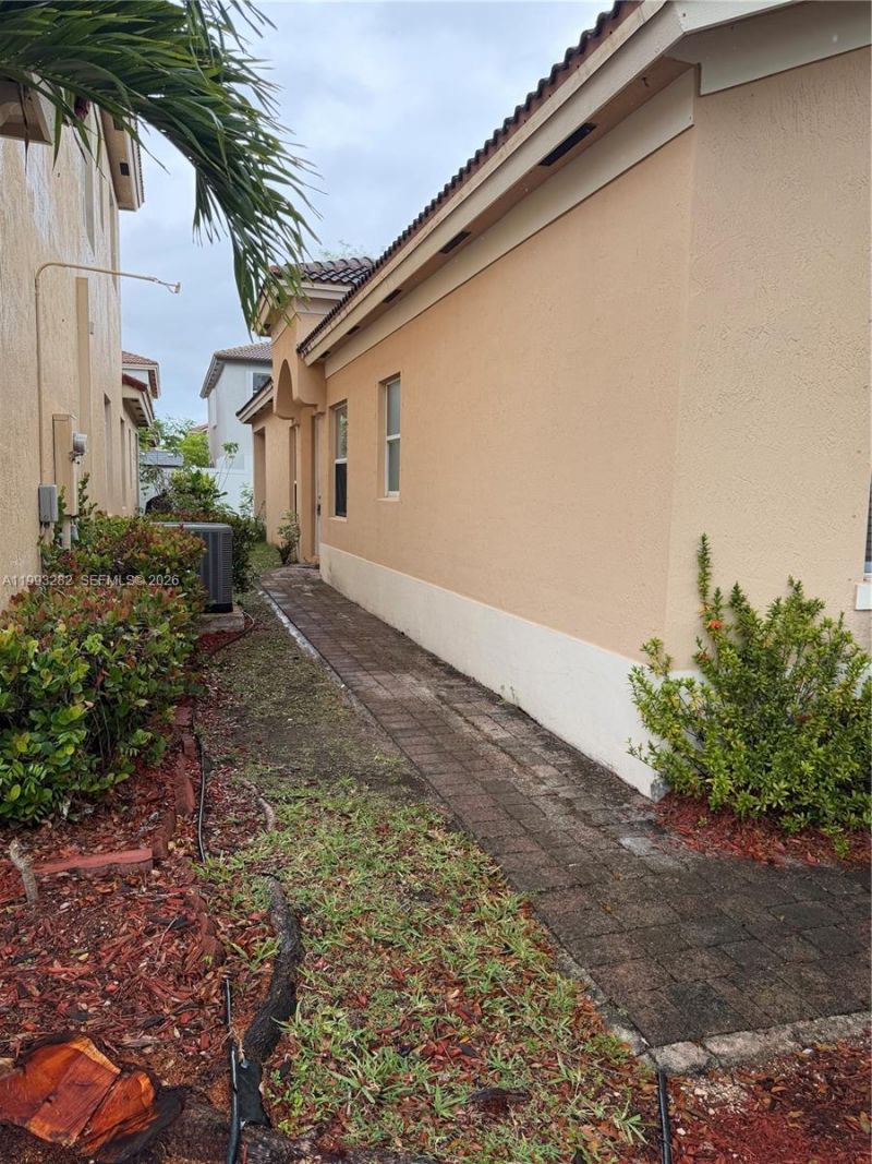3951 NE 11th Dr, Homestead, FL 33033 Photo